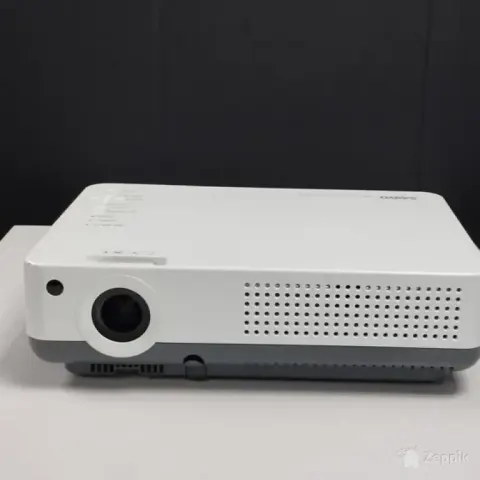Sanyo PLC-XW55 projektor 1318 h lamp