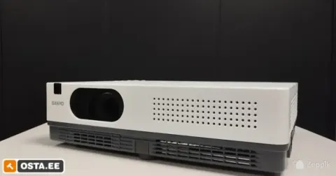 Sanyo PLC-XD2200 projektor, XGA, 716 tundi