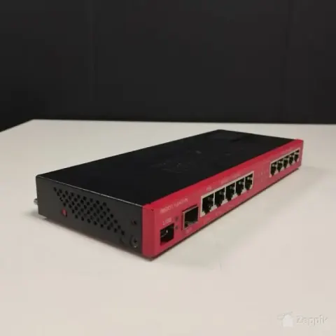 MikroTik RB2011UAS-IN ruuter