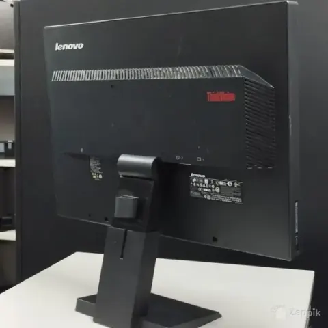Lenovo ThinkVision L2250p Wide 22" monitor