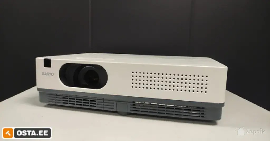 Sanyo PLC-XD2600 projektor (349 tundi)