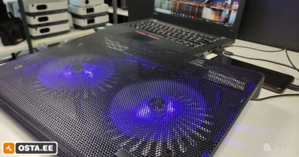 Sülearvuti jahutusalus 2 ventilaatoriga 17.3" USB sinine LED