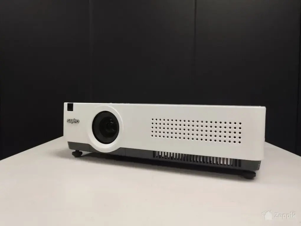 Sanyo PLC-XU350A projektor XGA, 3500 ANSI lm, 550 tundi