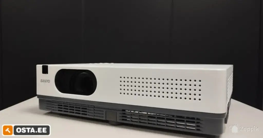 Sanyo PLC-XD2200 projektor, XGA, 716 tundi